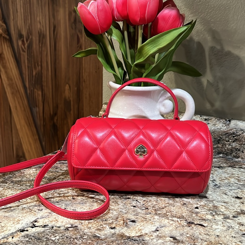 Kate Spade NWT Heart Barrel Quilted Crossbody - Picture 1 of 7